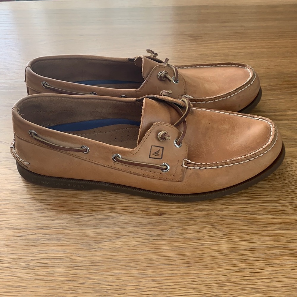 Men’s tan Sperry Top-Sider boat shoes, size 11